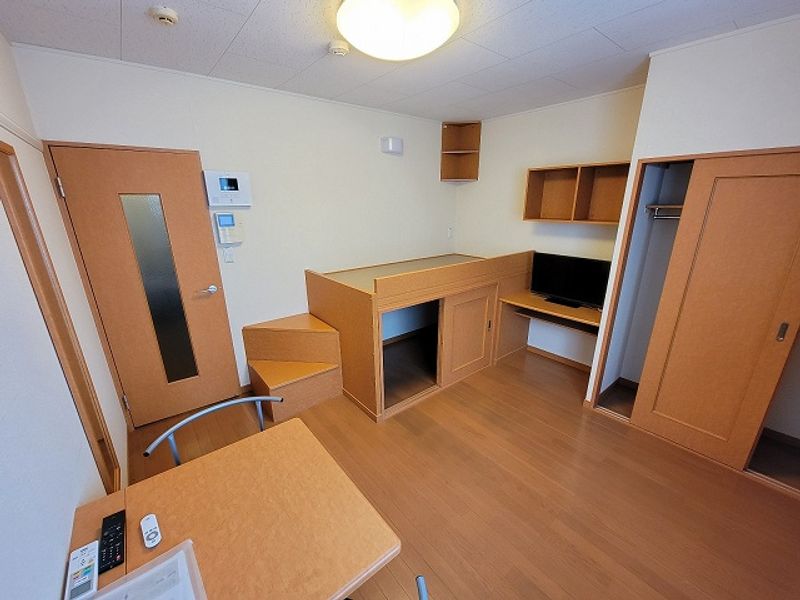 レオパレスクレスト 居間
