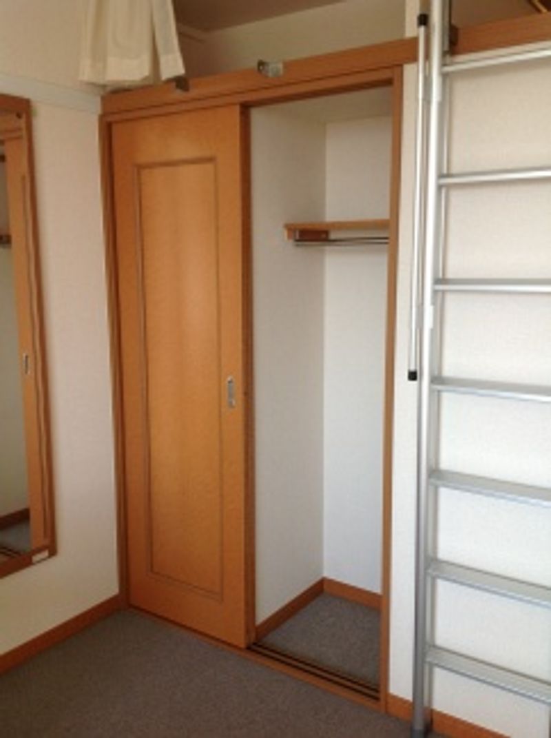 レオパレスホムラ 収納