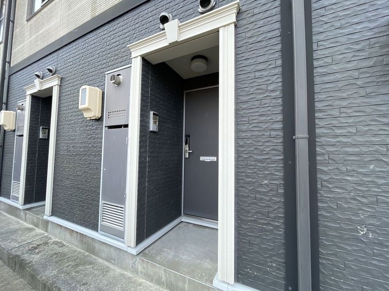 LEONEXT Denen Entrance