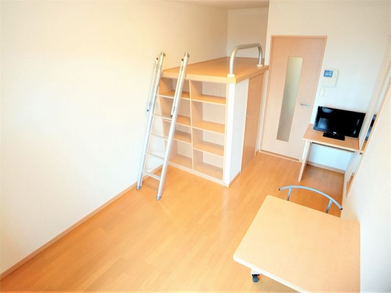 レオパレスＦｌａｔｅｌｉｅｒ 居間