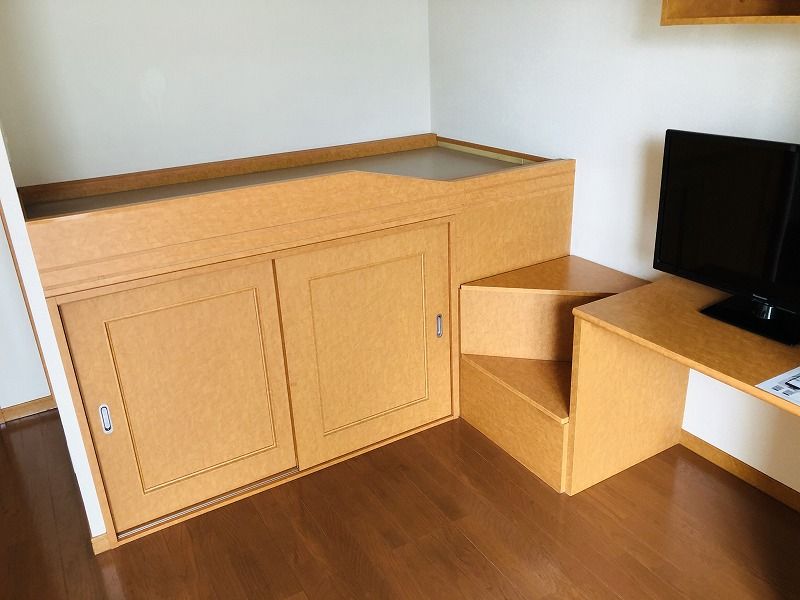 レオパレスルミエール 居間