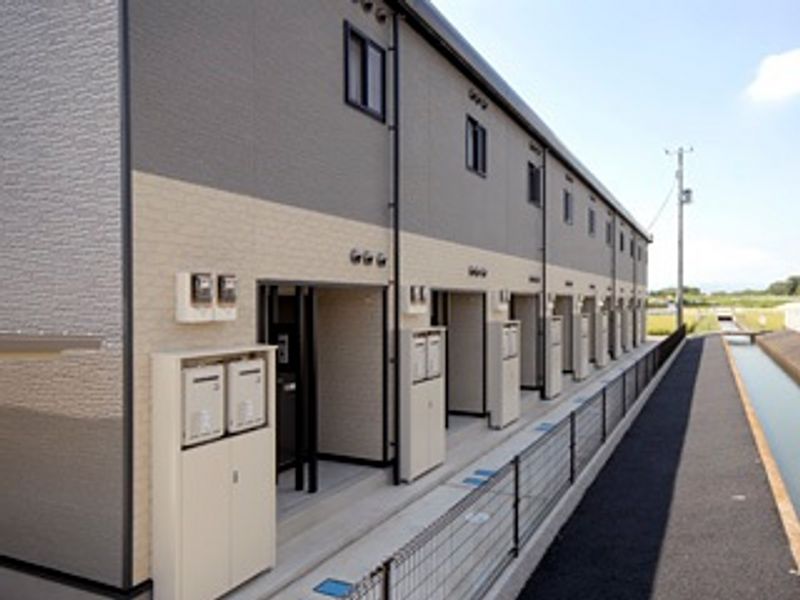 レオパレスフローリッシュⅡ 玄関
