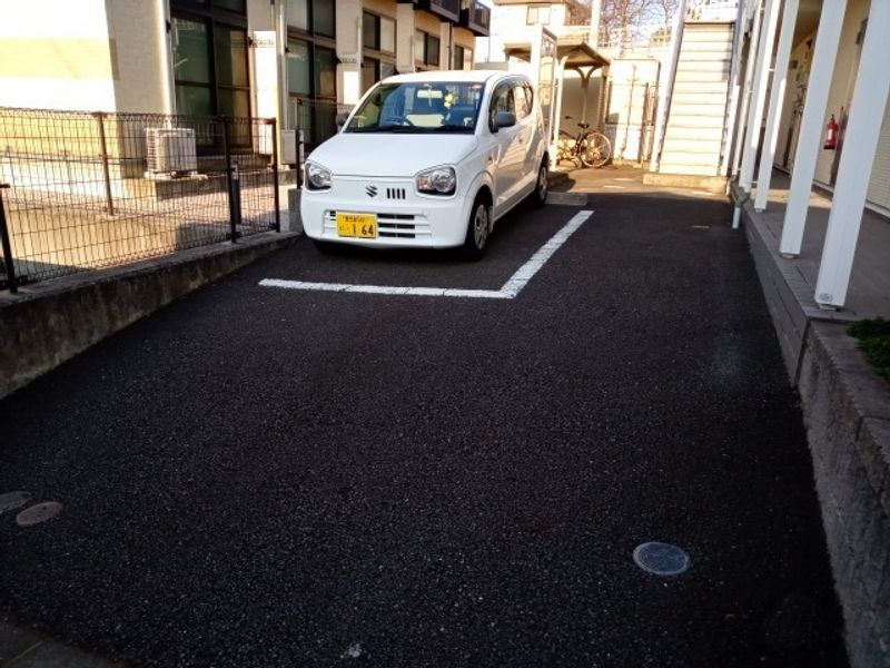 レオネクストヒルキャッスルⅡ 駐車場