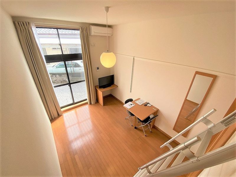 レオパレス中津瀬 居間