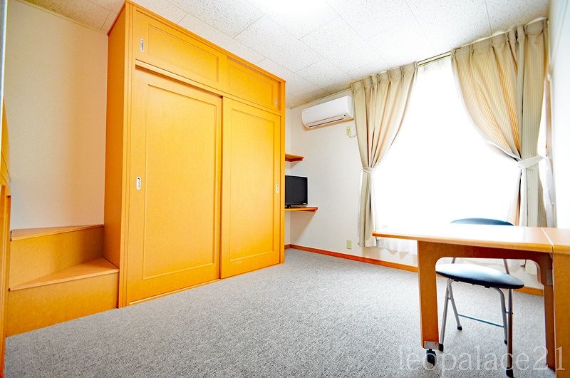 レオパレスＮＫ高屋ヶ丘 居間