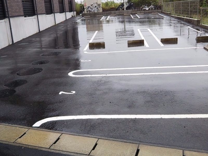 LEONEXT Koizumi Bãi đỗ xe