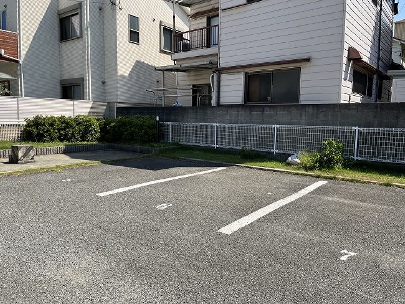 レオパレスクレール 駐車場