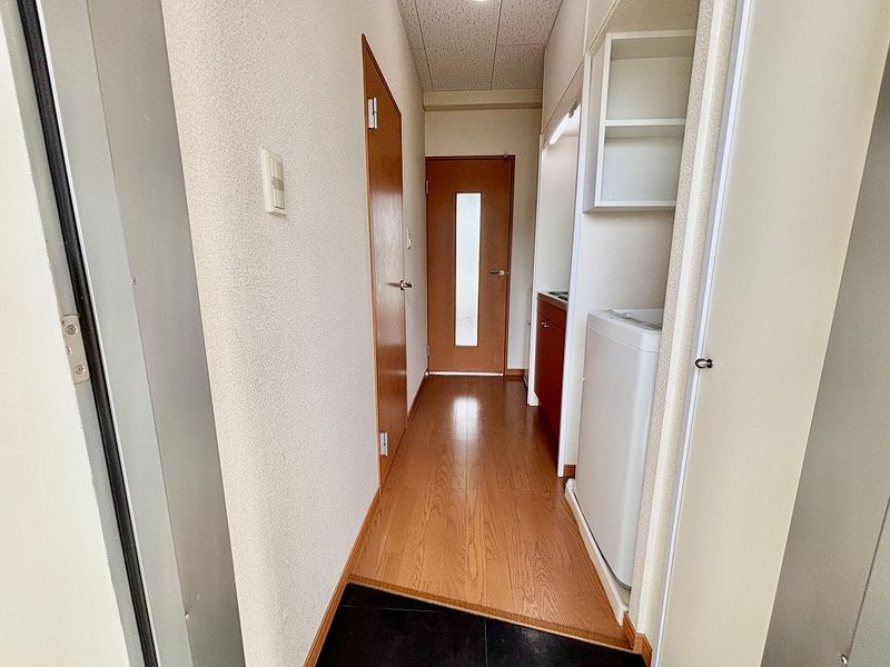 レオパレスダイナスティ 玄関