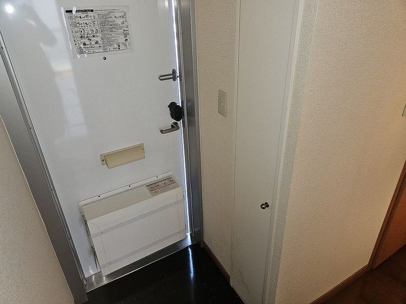 レオパレスエスポワール佐古 玄関