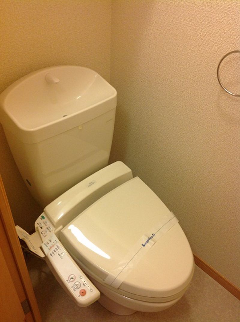 レオネクストうちなー トイレ