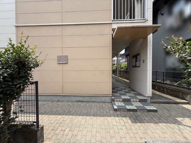 レオパレスサンシャイン紫原 エントランス