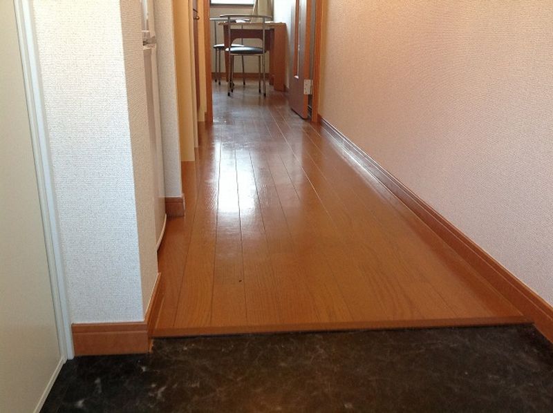 レオパレスカスティ−ジョ天良 玄関