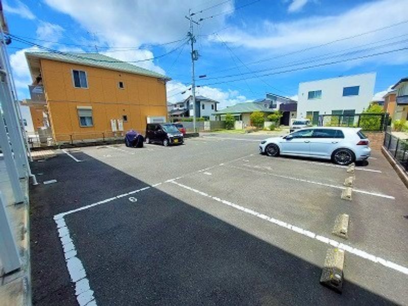 レオネクスト夢咲 駐車場