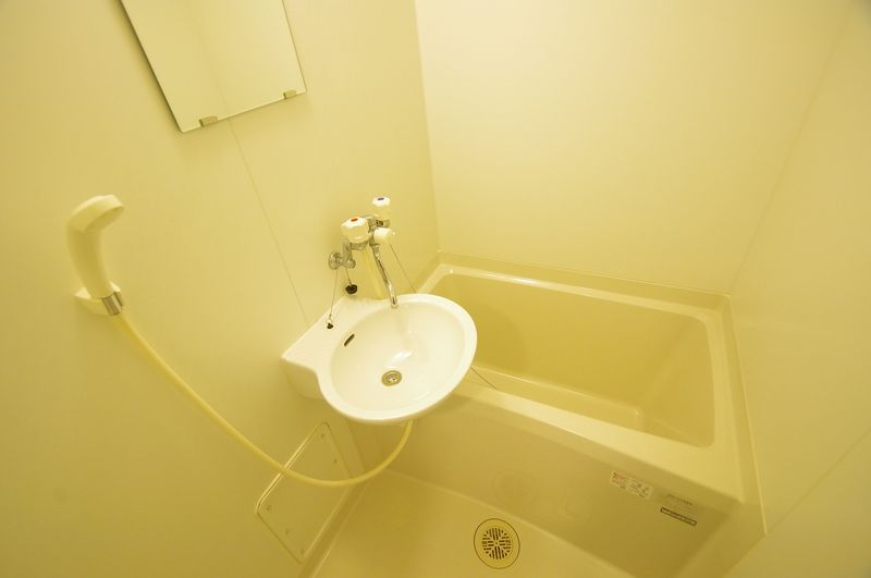 レオパレスＵ　Ｍ　Ｅ 風呂