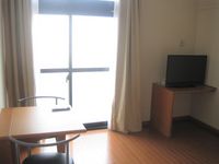 レオパレスオレンジ 居間