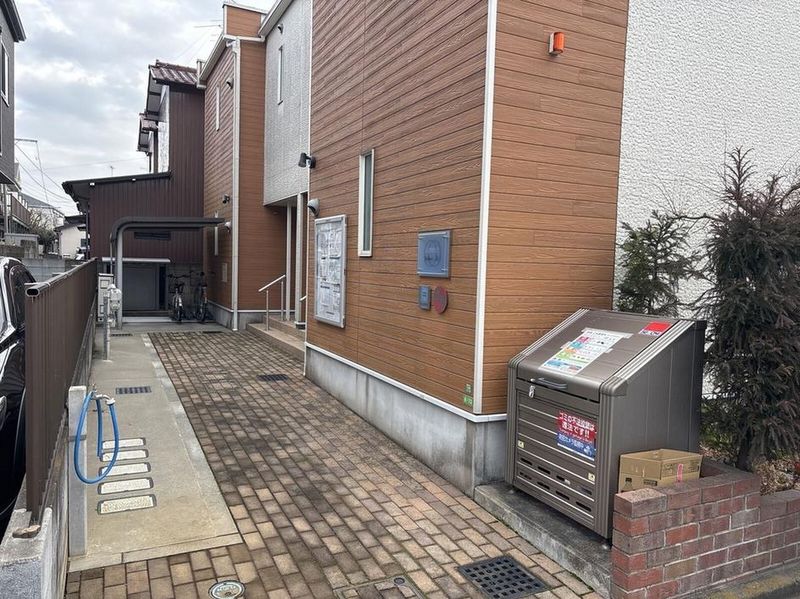 LEONEXT Yukari III Entrance