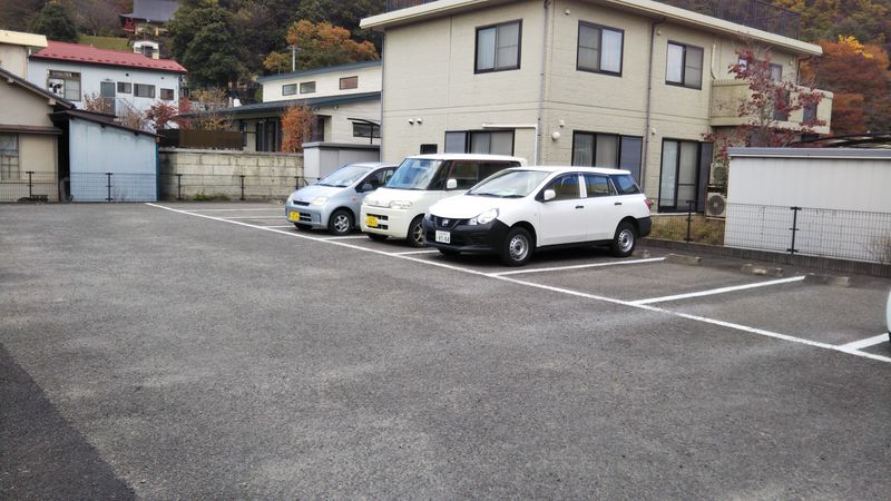 レオパレスコーポ入江 駐車場