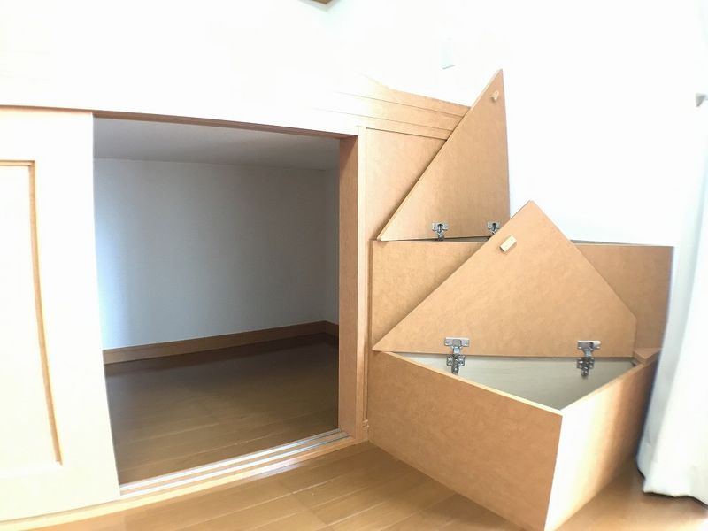 レオパレスひだまり 収納