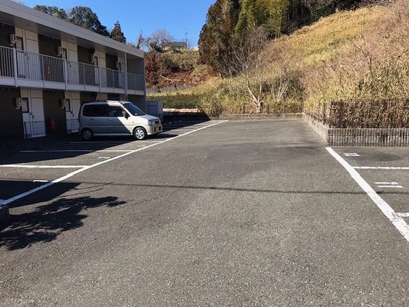 レオパレスＳＨＩＮＢＡⅡ 駐車場