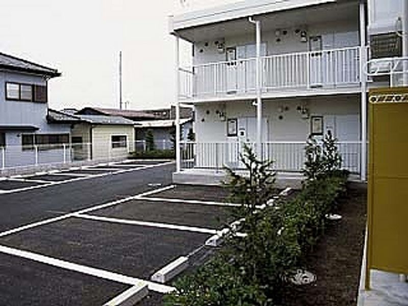 レオパレスカーサ　ＫＭＫ 駐車場