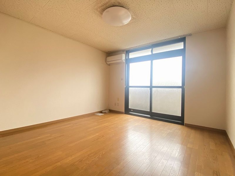 レオパレスホワイエⅠ 居間