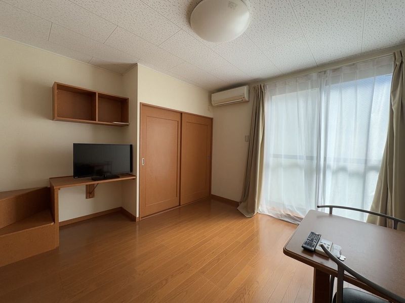 レオパレスオルディーレ 居間