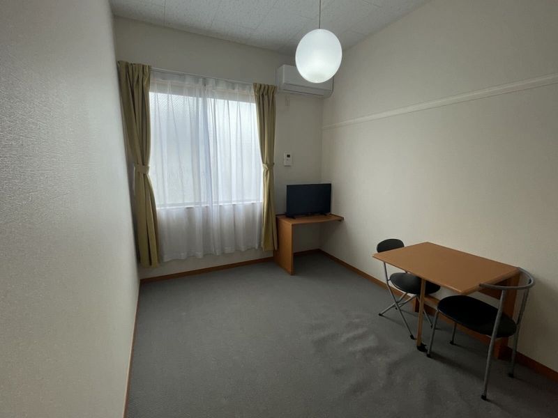 レオパレスグランデームケイ 居間