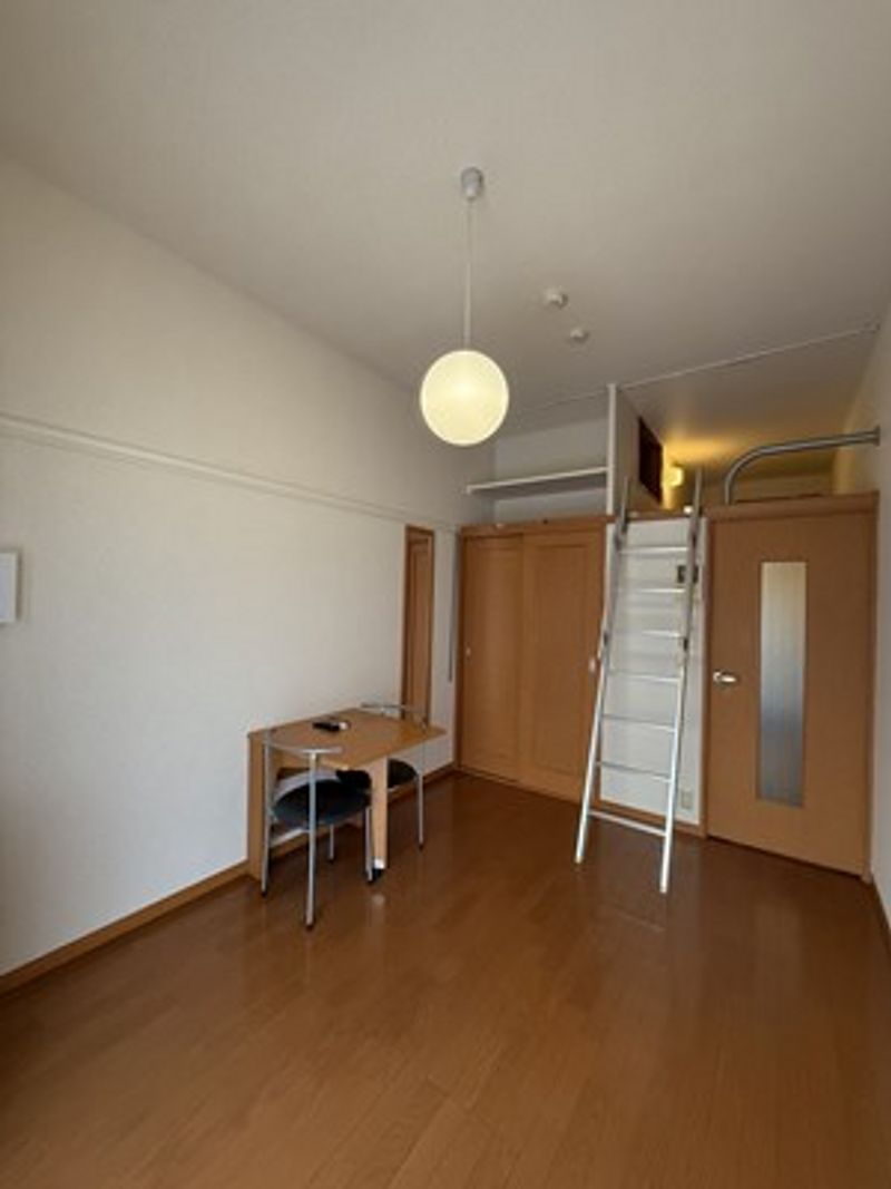 レオパレスグリーンハイム 居間