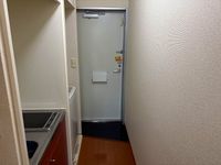 レオパレスアザレーア 玄関