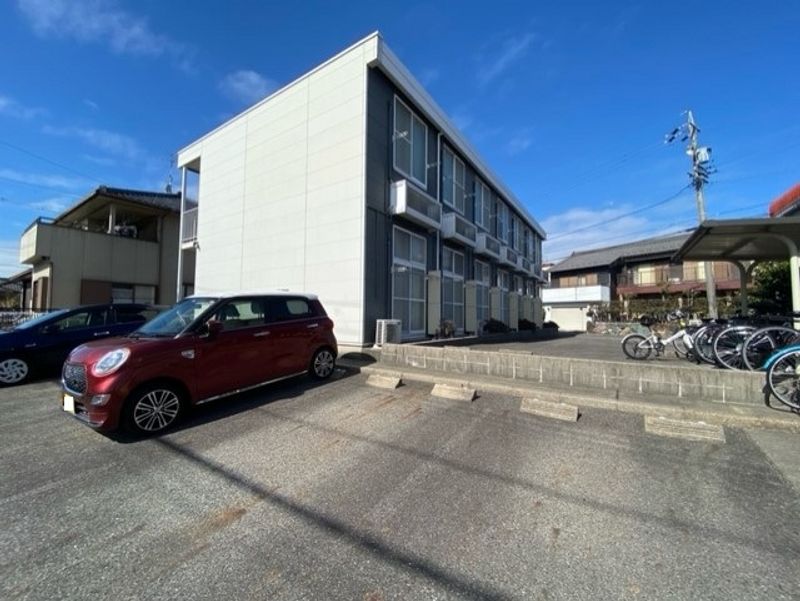 レオパレスサンライズ 駐車場