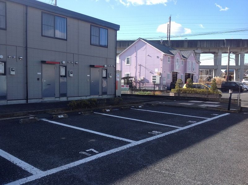 レオパレスＭｏｕＩｒｉｓ弐番館 駐車場