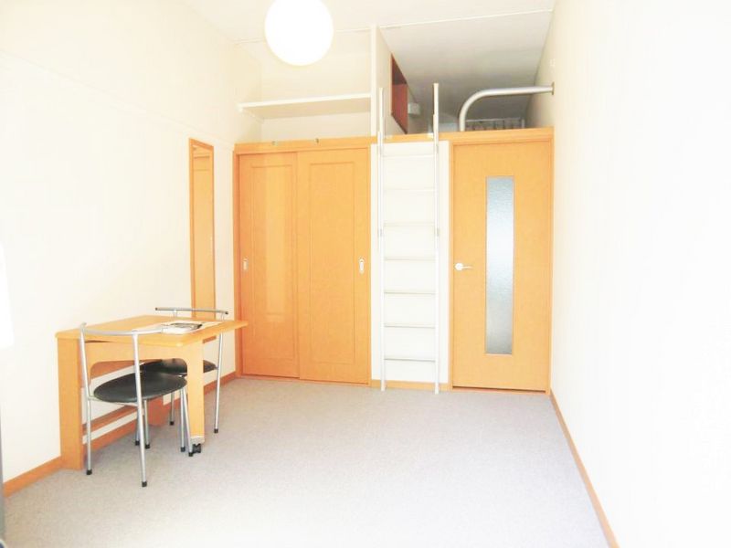 レオパレスハグレー　トマツⅡ 居間