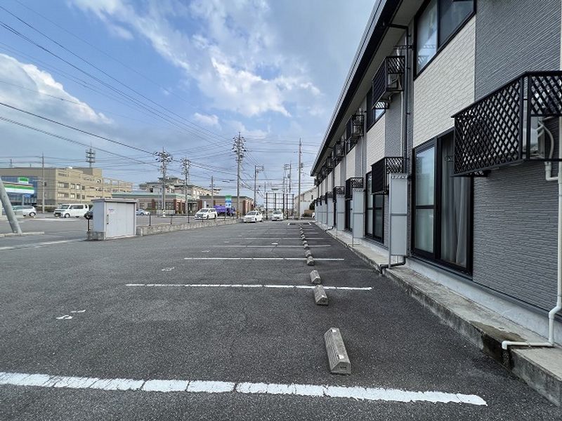 レオパレス大山 駐車場