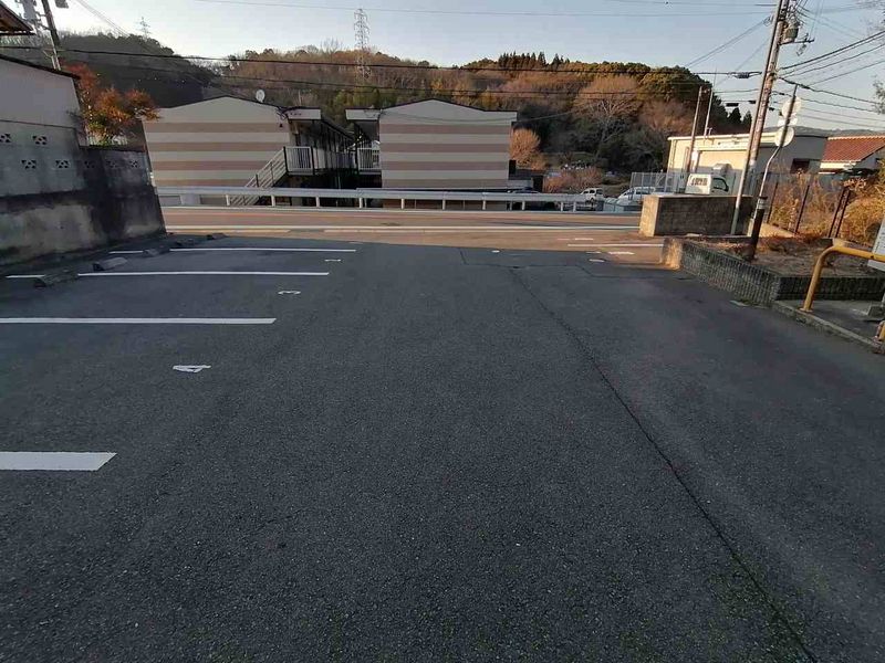 レオパレスロザリオン 駐車場