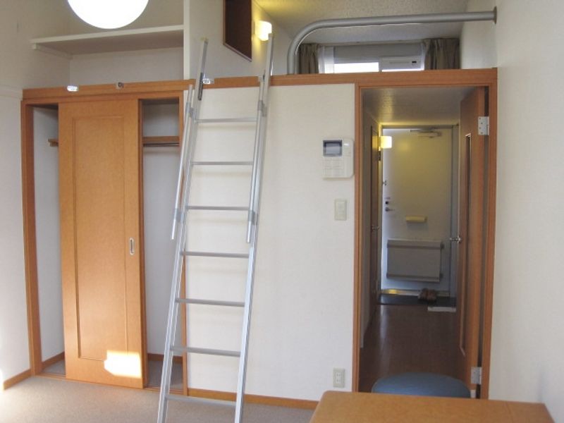 レオパレス竹原 居間