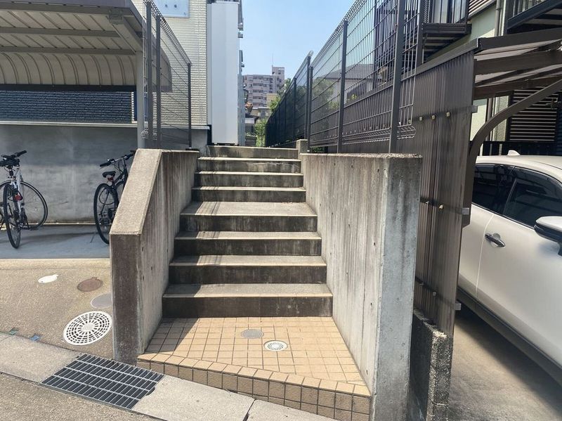 レオネクスト池場 エントランス