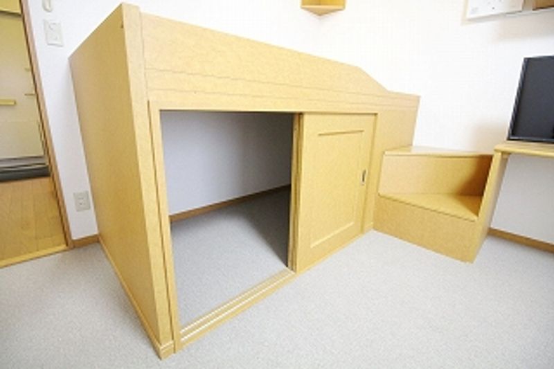 レオパレスメゾンこなん 収納