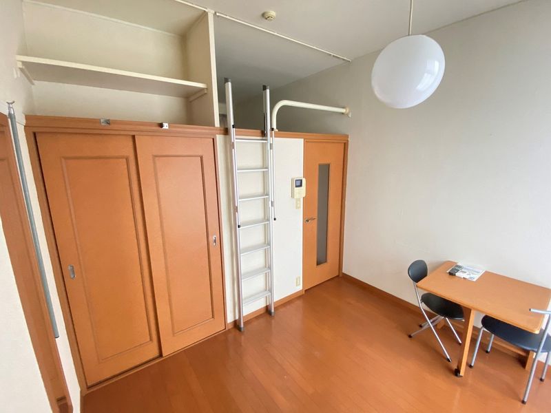 レオパレスエミネンス 居間