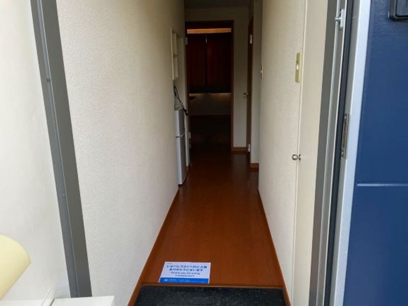 レオパレスメルベーユ 玄関