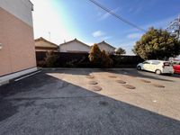 レオパレス枚岡ヒルズ 駐車場