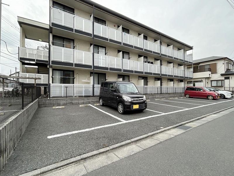 レオパレスグリーンパイン松本 駐車場