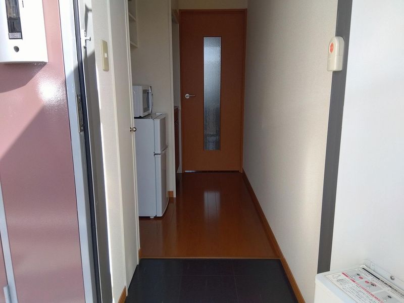 レオパレスリリアンス 玄関