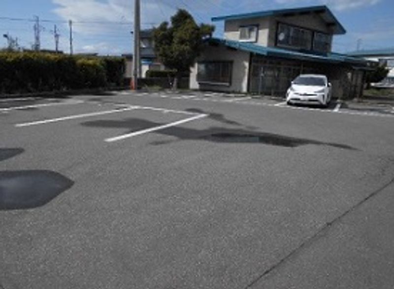 レオパレスソレーユ 駐車場