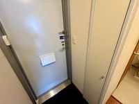 レオパレスオーセブン 玄関