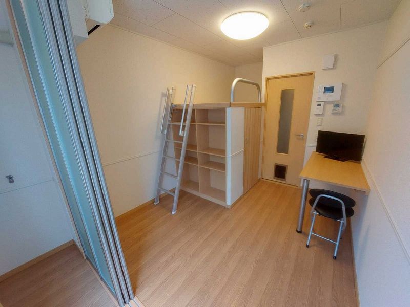 レオパレスアミティエ 居間