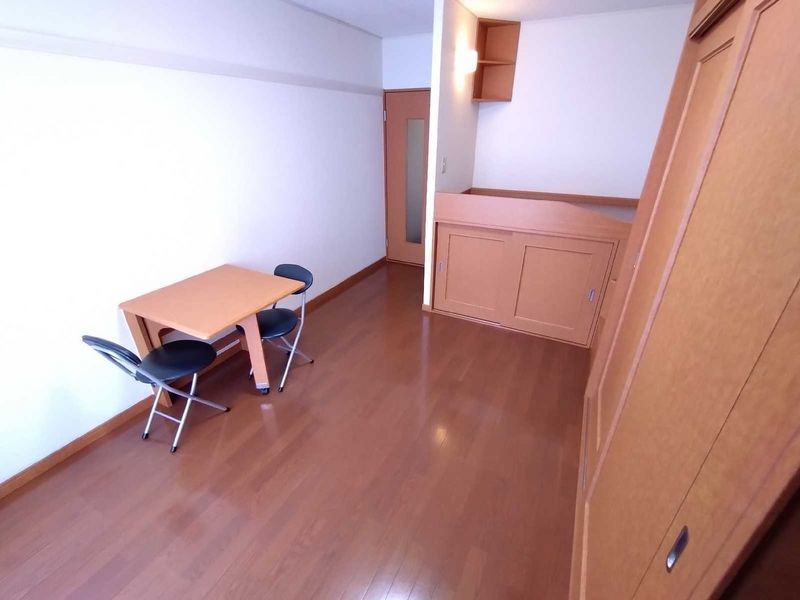 レオパレスＣａｒｔｉｅｒ勅使Ｋ 居間