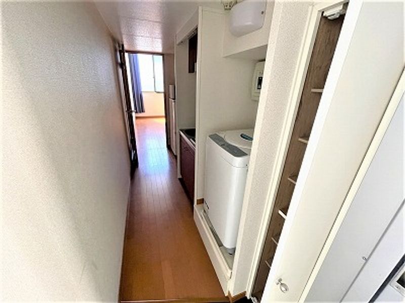 レオパレスアクア 玄関