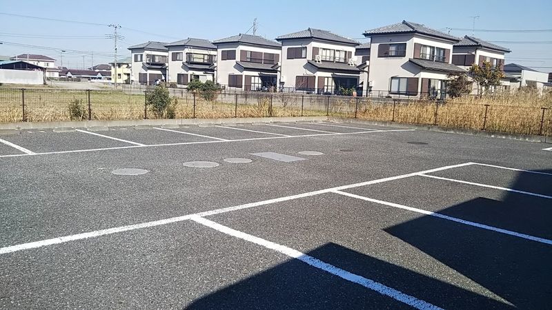 レオパレス橘荘 駐車場
