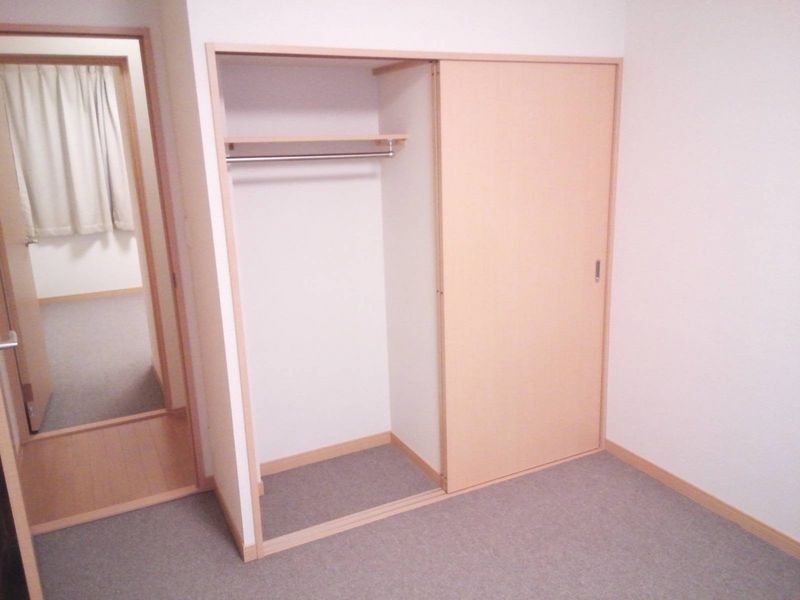 レオパレスレインボーコスモス 収納