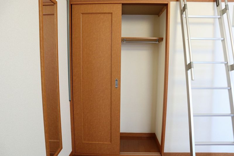 レオパレスファーム 収納